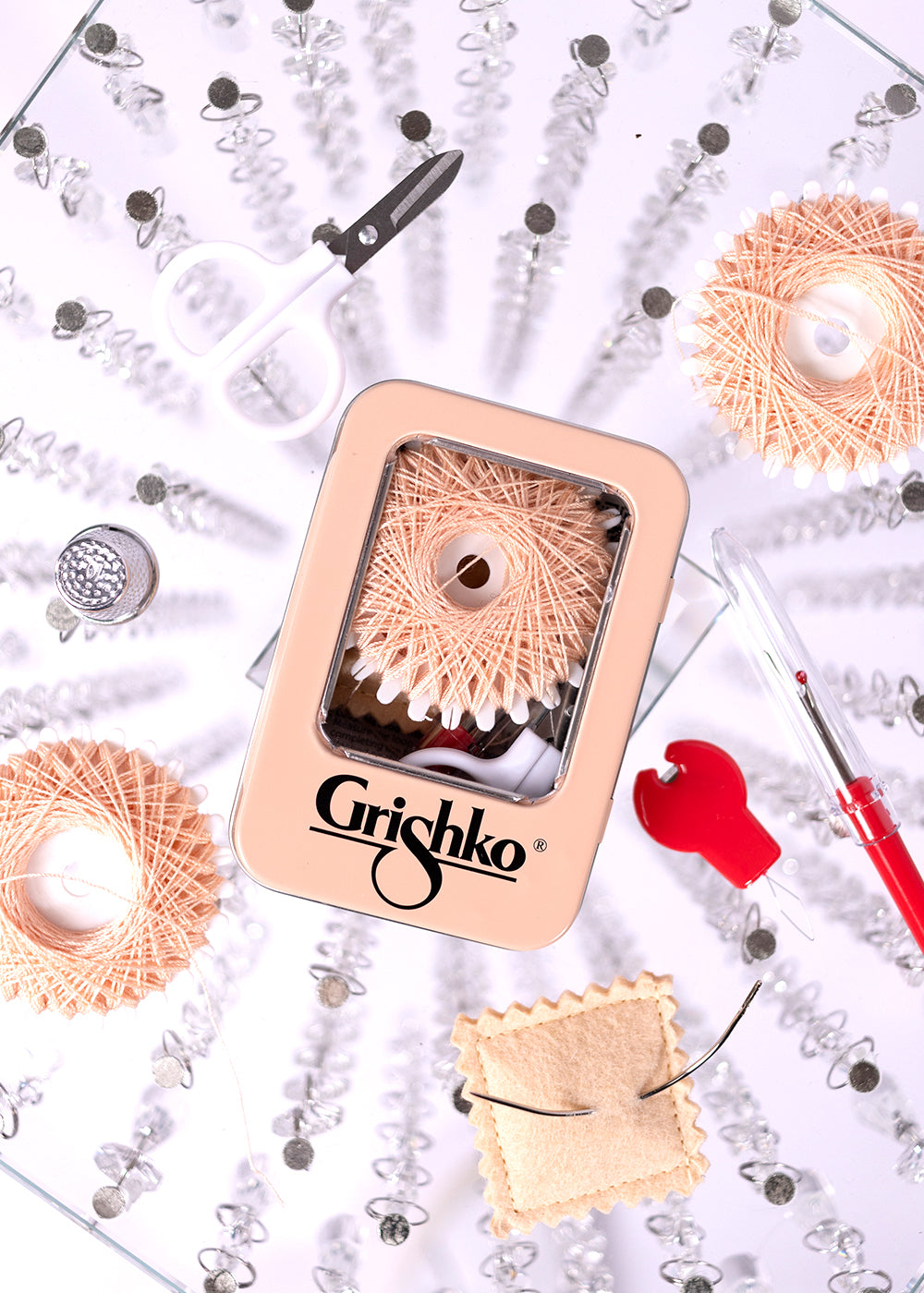 Sewing kit - Tin box
